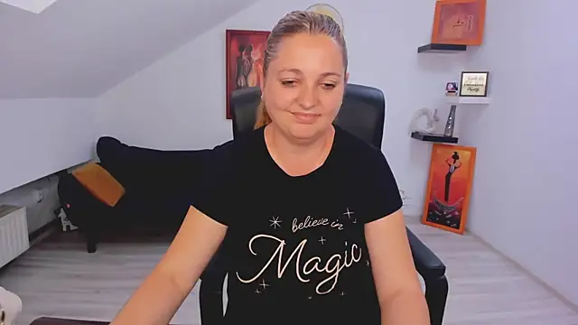 LollaGirl Adlı Modelin Canlı XXX Sohbeti
