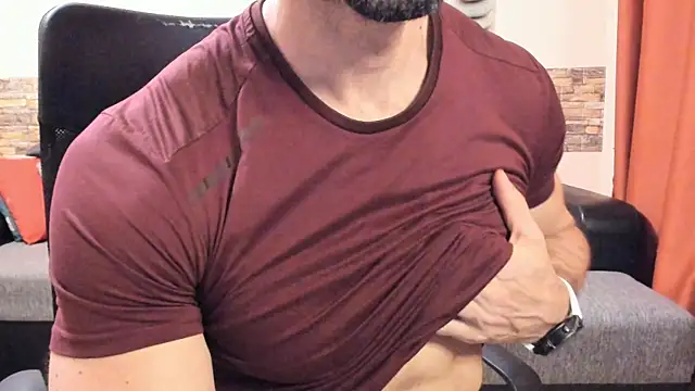 HotHunkTrainer Chat XXX live
