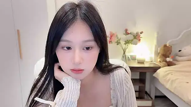 Hu-uzzzZ's Live XXX Chat
