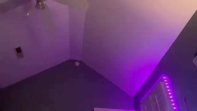 XXX chat uživo modela TrndSettr