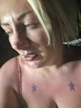 PinkTheHawk's Live XXX Chat