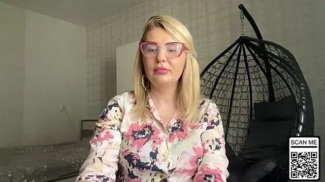 Blondie_xoxoxo: онлайн-секс-чат