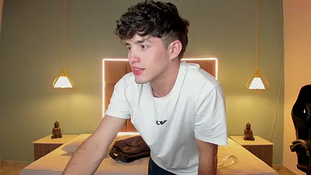 AlejooTwink's Live XXX Chat