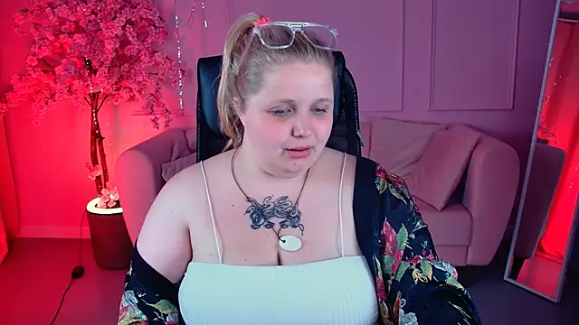 Chatroom XXX en direct de SladaDell