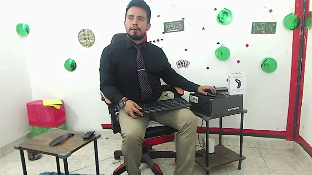 Chat XXX en directo de KalethBigDick