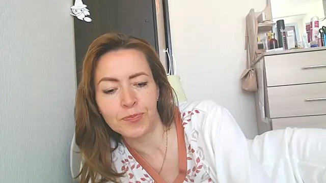 XXX chat uživo modela NicoleEunice87