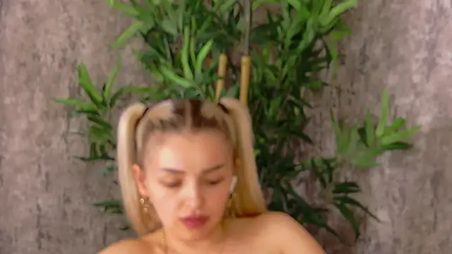 Chat +18 de DeeaVIP ao vivo