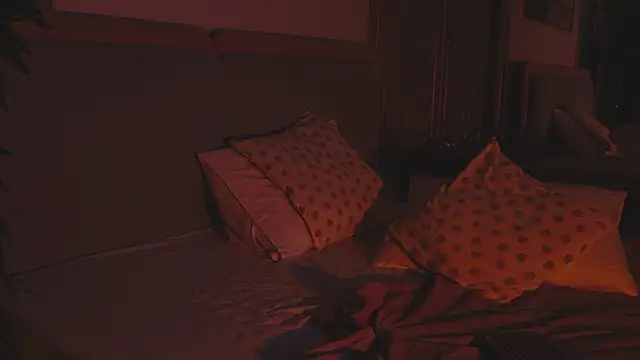 Chat +18 de AdoraCortes ao vivo
