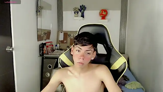 Онлайн чат XXX Liarr_