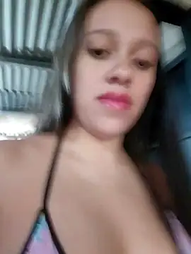 lachiki_plus Adlı Modelin Canlı XXX Sohbeti
