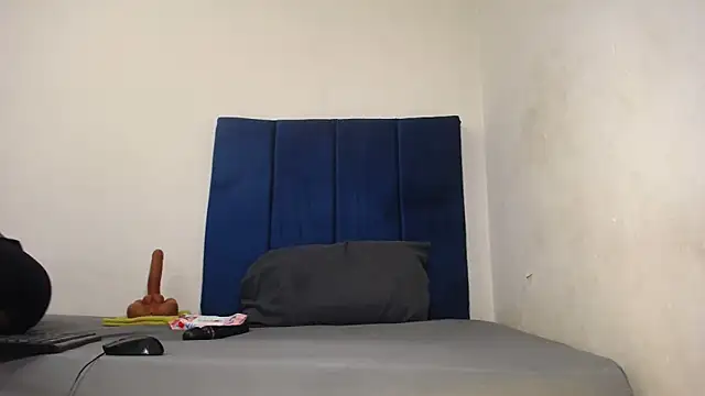 Kelly-001 live XXX chat