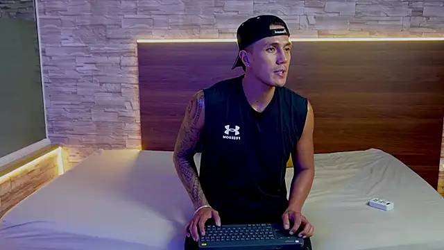 aaron_bolt Chat XXX in diretta
