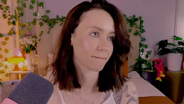 Chat XXX en directo de Meow_Nancy
