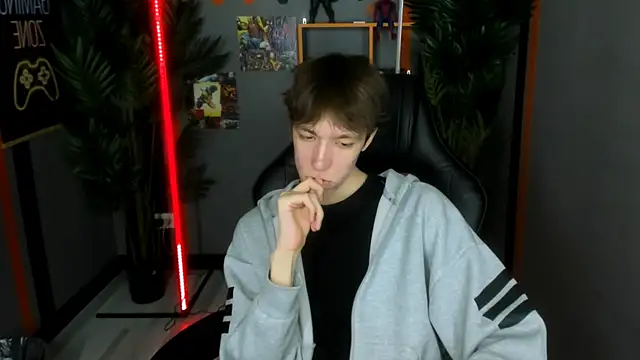 XXX chat uživo modela MarkBranston