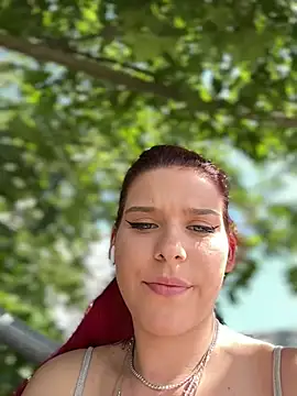 RiriRoseey Chat XXX live