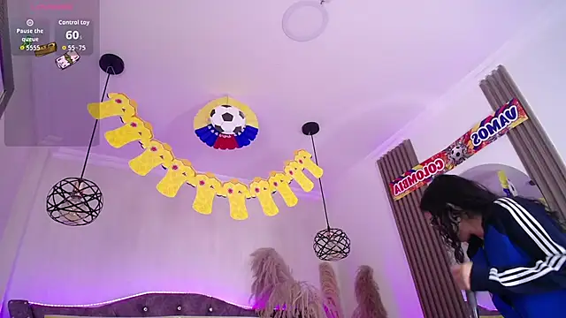 Amara_Davis1 现场XXX聊天