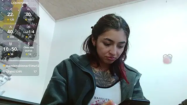 Chatroom XXX en direct de ZoeBakers_