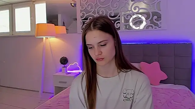 دردشة LuisaClover الجنسية المباشرة