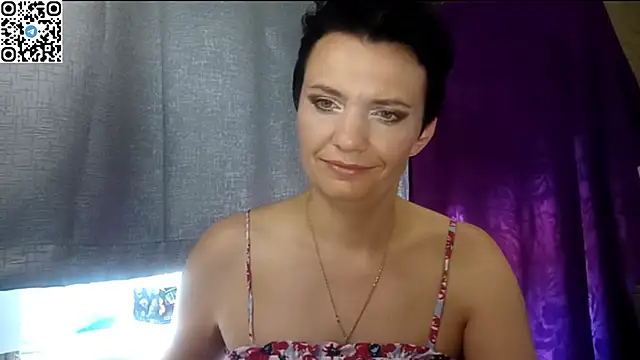 HotMamaQueen234's Live XXX Chat