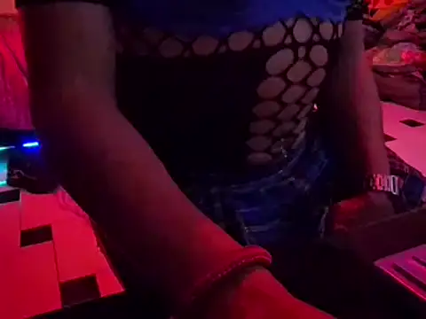 TUPtitaHot 在線直播表演