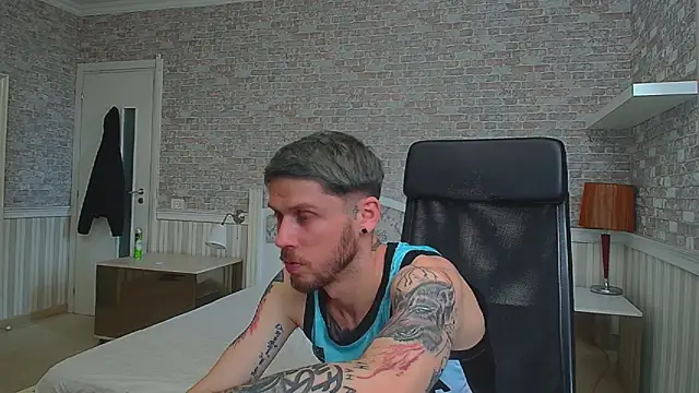 Chatroom XXX en direct de JonahShaw