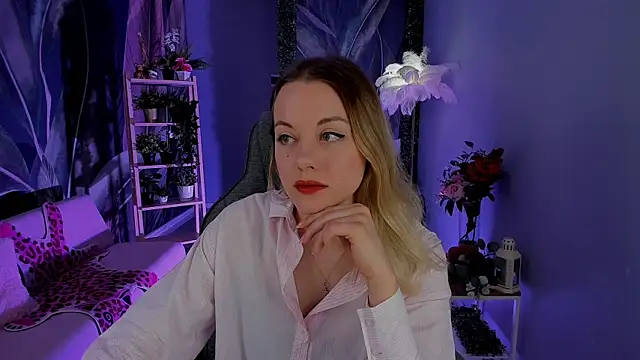 VireliaMoonfall's Live XXX Chat