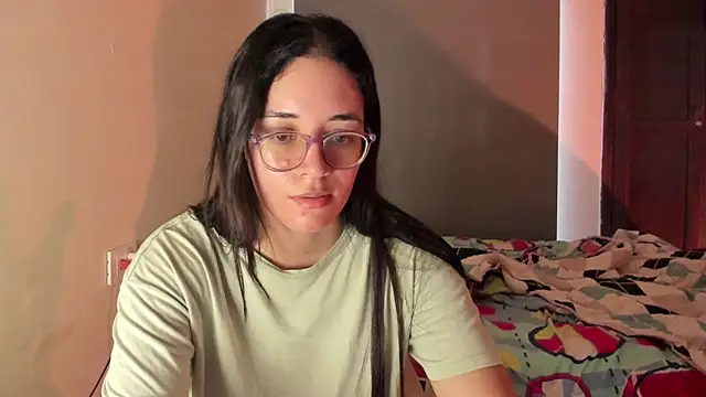 atenas_05_'s Live XXX Chat