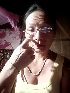 Chatroom XXX en direct de Cucci07