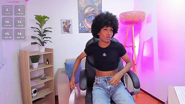 Онлайн чат XXX NaomiSaenz_