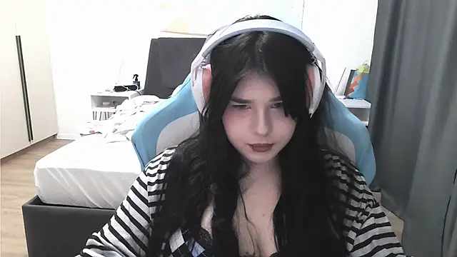 LunarMia's Live XXX Chat