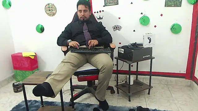 Chatroom XXX en direct de KalethBigDick