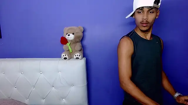 Angel_foxc13 Show in webcam