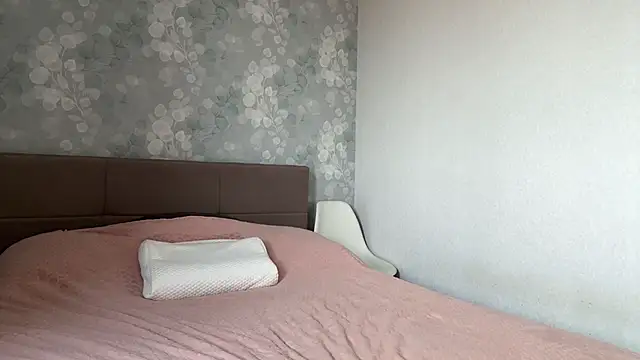 MIA_SHADE élő XXX-chatje