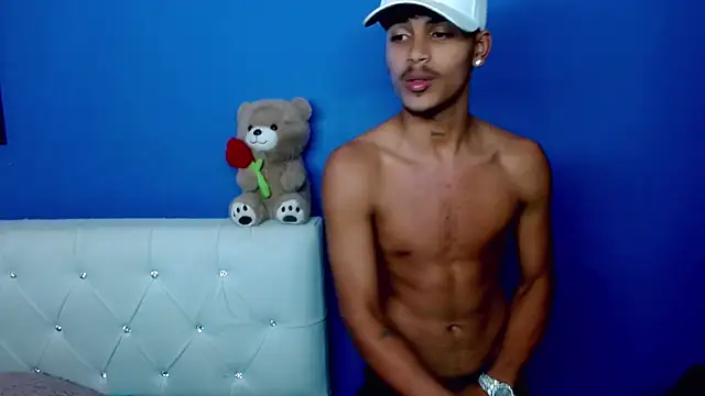 Angel_foxc13 Adlı Modelin Web Kamerası Şovu