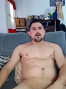 Bradd_32 Adlı Modelin Canlı XXX Sohbeti