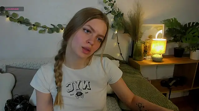 XXX chat uživo modela HoneyEmilly