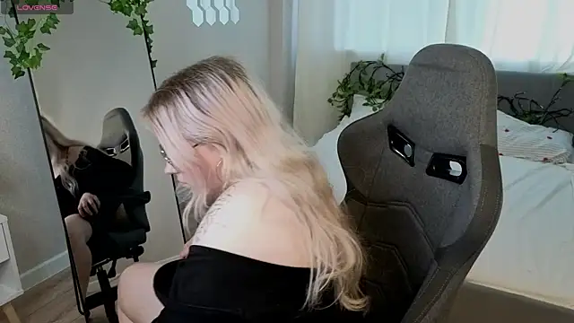 Chat +18 de Yungsatou ao vivo