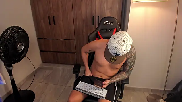 Jake_simons élő XXX-chatje