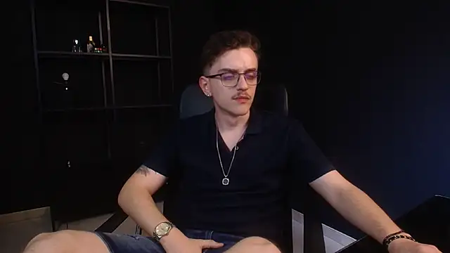 Chat +18 de FelixStarkk ao vivo