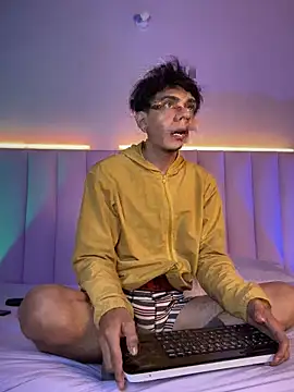 abrilandjulian's Live XXX Chat