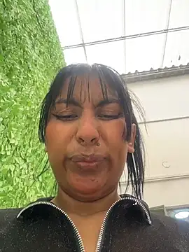 MELIZ_QUEEN's Live XXX Chat