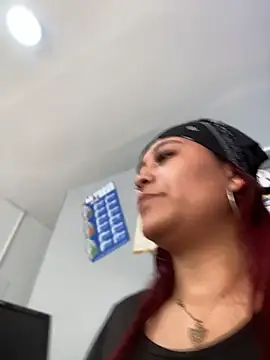 Mely_ec Adlı Modelin Canlı XXX Sohbeti