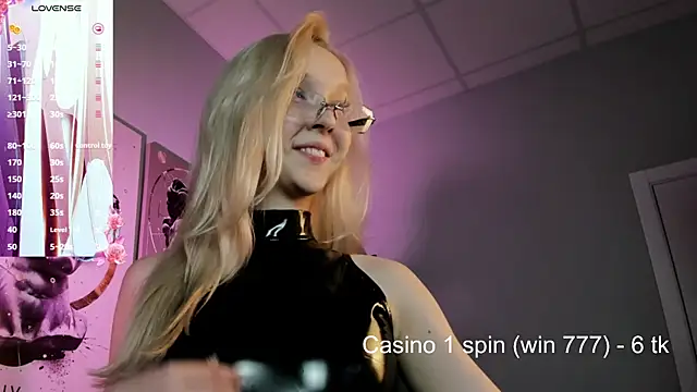 צ'אט XXX בשידור חי של MaoqiBeverly