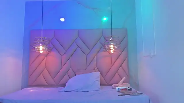 Chat +18 de AngelaaCute_ ao vivo
