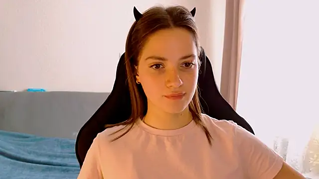 Chat +18 de KiraVair ao vivo