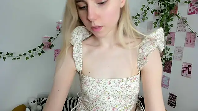 XXX chat uživo modela Honey_Lia