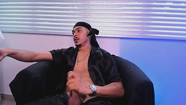 XXX chat uživo modela axelstone1