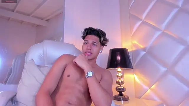 MarcoDeluxxen Live XXX chat