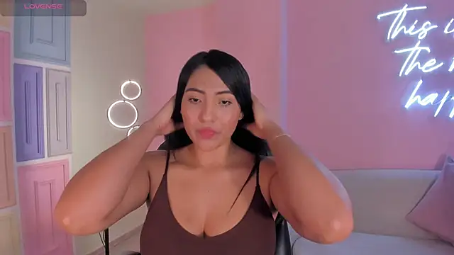 NatalieLewis 即時 XXX 聊天