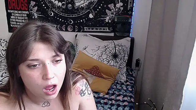 AlienforTwenty XXX чат на живо